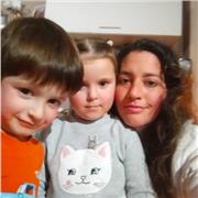 Doy clases particulares económicas de español a rumanos o de rumano a españoles,también puedo dar clases de inglés basico